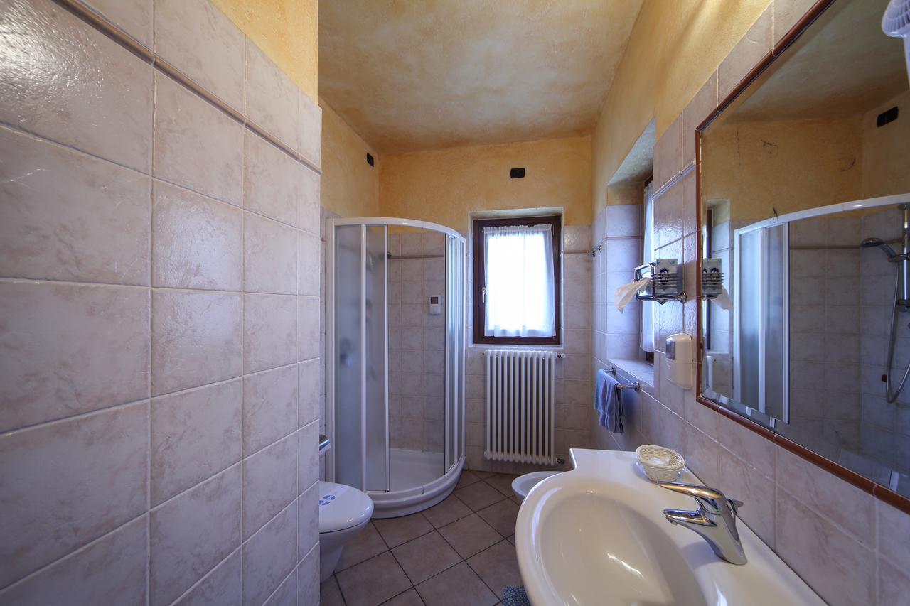 Albergo Ristorante Conca Azzurra Colico Exterior foto